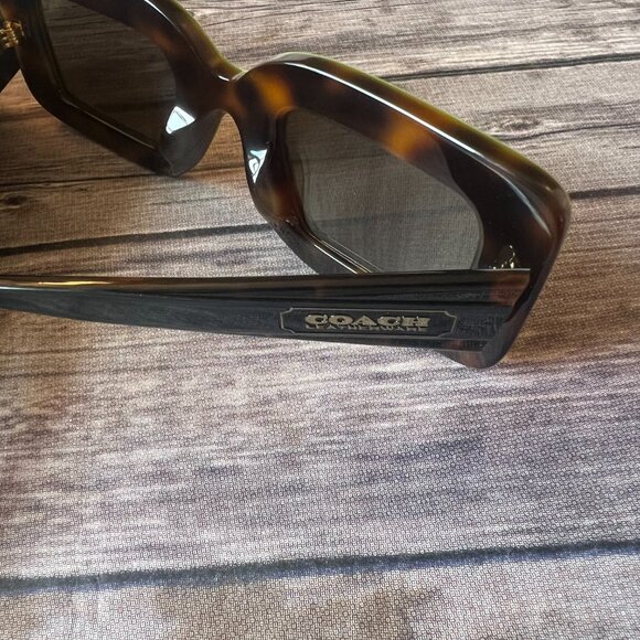 COACH Sunglasses - Picture 3 of 4